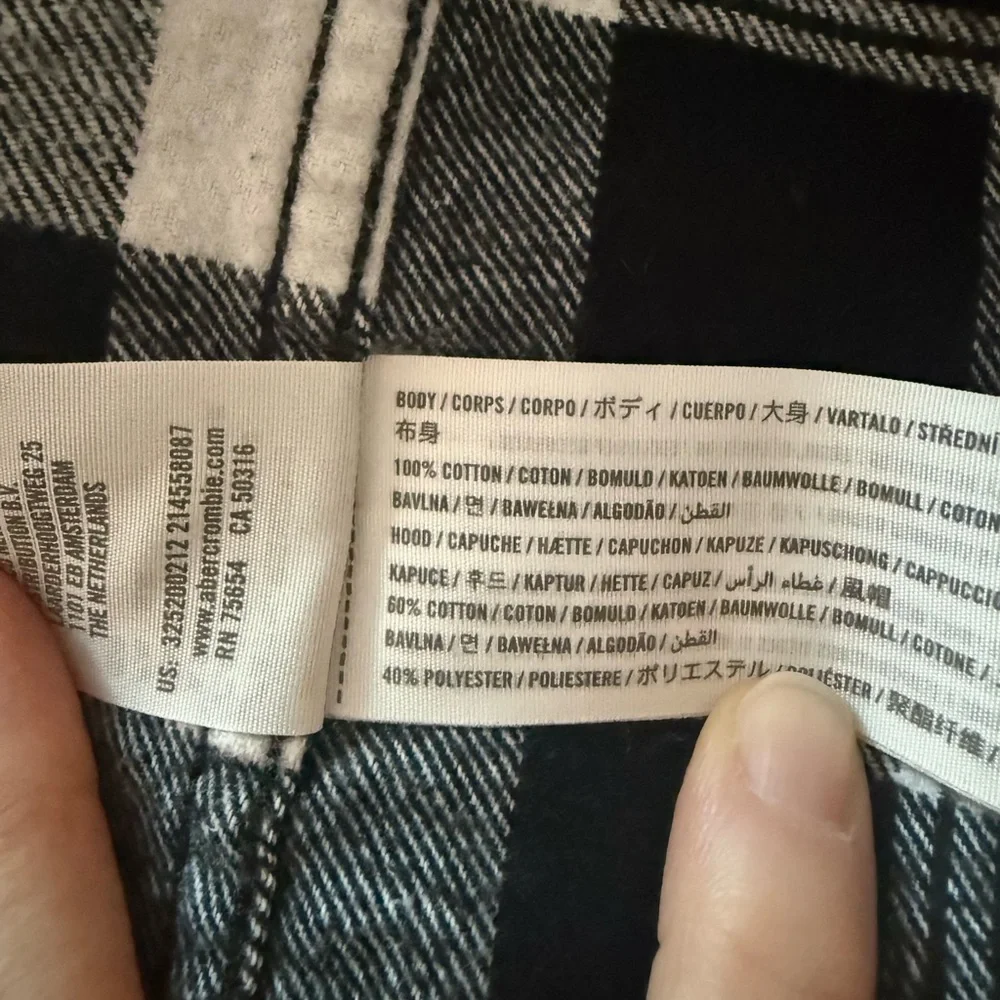 Hollister Plaid Flannel Hooded Button Down - Picture 6 of 7
